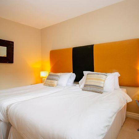 Turnberry Apartments Kamer foto