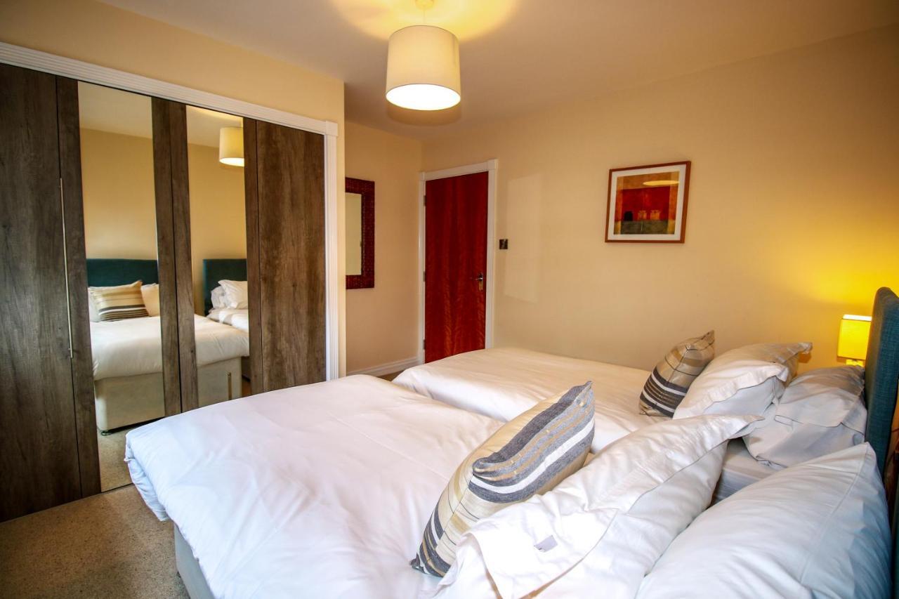 Turnberry Apartments Buitenkant foto