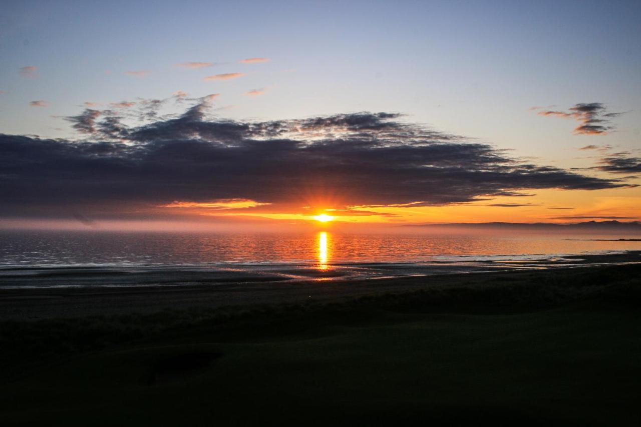 Turnberry Apartments Buitenkant foto
